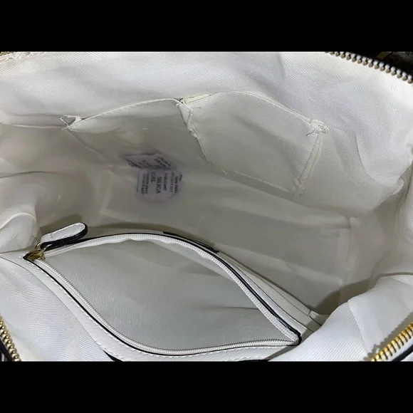 Mossimo White Purse - Picture 5 of 6